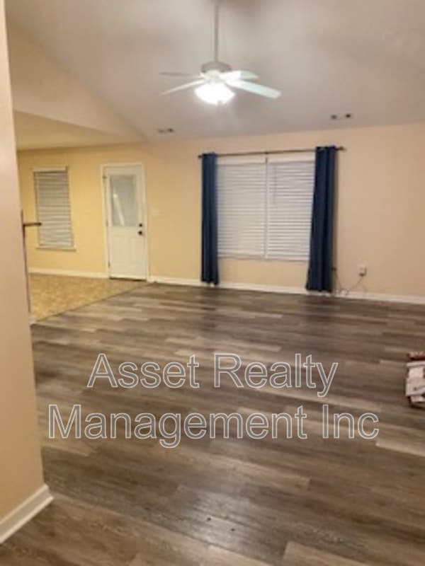 Photo - 801 Colonial Estates Way