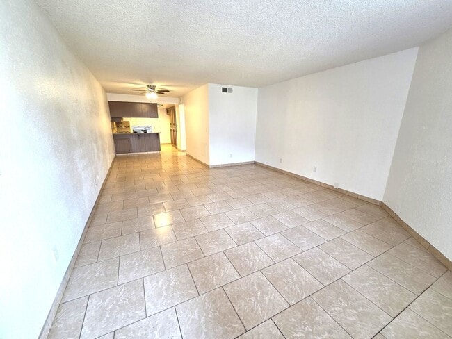 Photo - 1917-1919 W Whitendale Ave Unit 1917