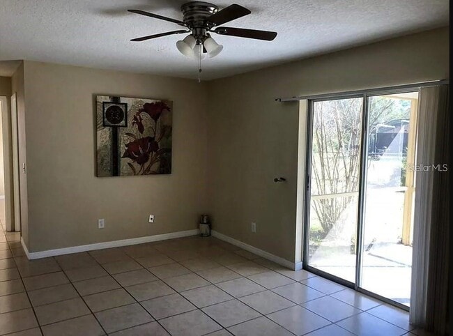 Photo - 330 Colonade Ct