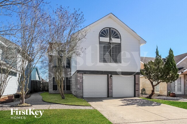 Photo - 800 Charles Pl