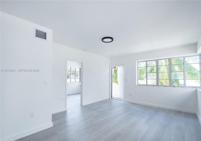 Photo - 423 NE 71st St Unit 4