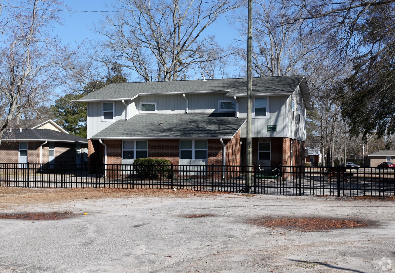 Vesta Village - Vesta Village Apartments