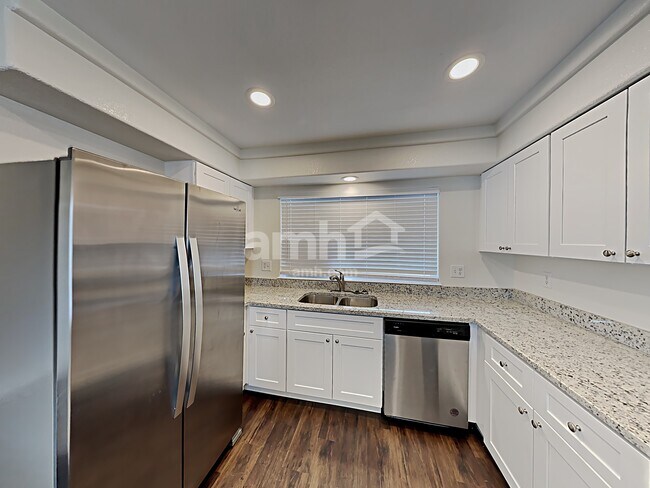 Photo - 4953 N Fundy St