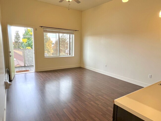 Photo - ECOFL01 Unidad 405