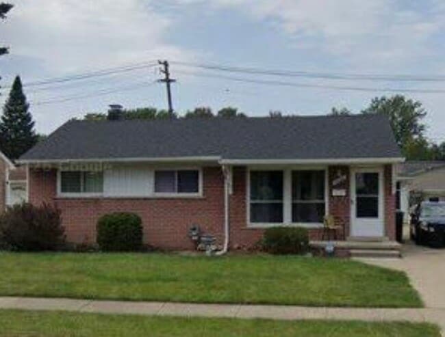 Building Photo - 8400 Clippert St