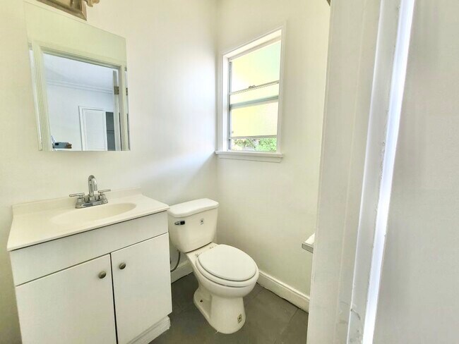 Photo - 851 S Kenmore Ave Los Angeles, CA 90005 Unidad 14