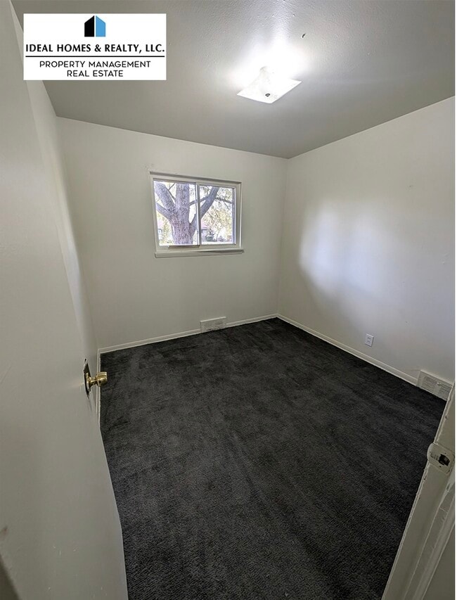 Photo - 6134 Detroit St