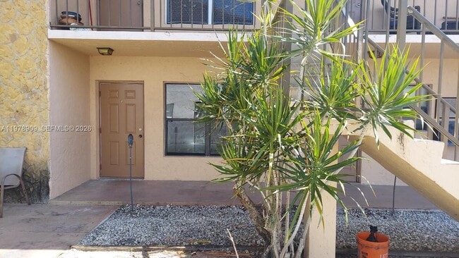 Building Photo - 2240 Van Buren St Unit B1