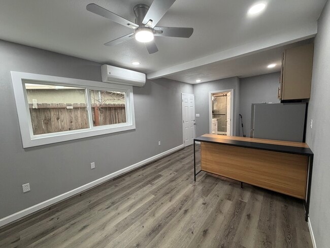 Photo - 2207 Fairfield Ave Unit Studio