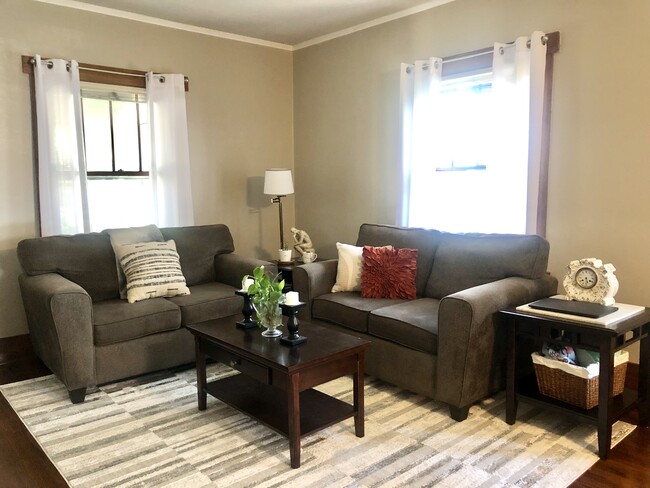 Living Room main floor - 1327 S 10th St Casa