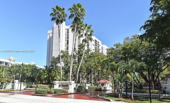 Building Photo - 17021 N Bay Rd Unit 601 Rental