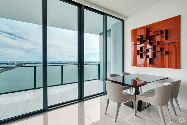 Building Photo - 3131 NE 7th Ave Unit # 4802 Rental