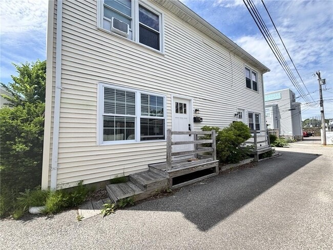 Building Photo - 27 Weaver Ave Unit A