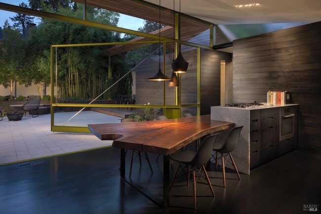 Photo - 162 Throckmorton Ave