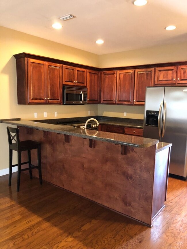 Photo - Eagle Landing - End Unit!