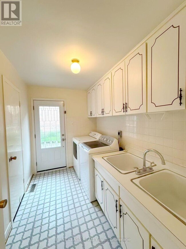 Photo - 1353 Myron Dr