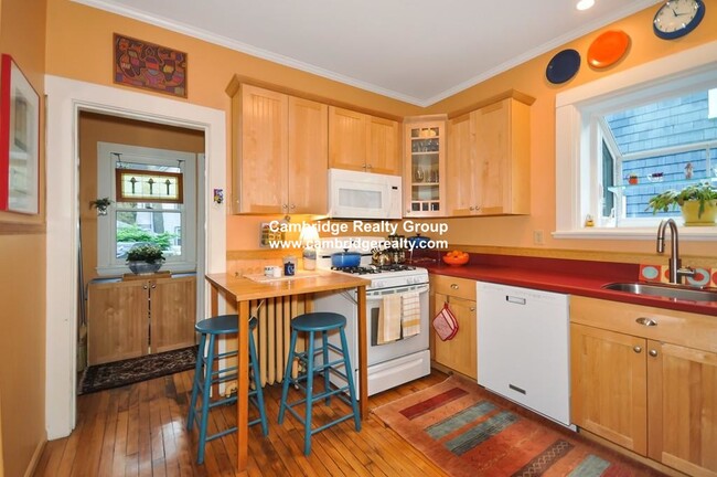 Photo - 16 Chetwynd Rd Apartments Unit A