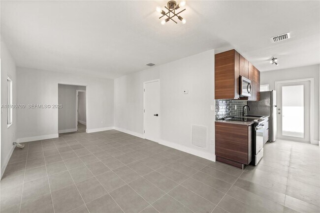 Photo - 3500 SW 25th St Unit Rear