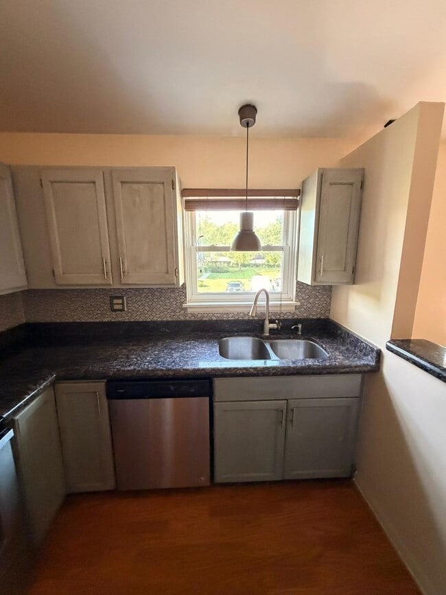 Photo - 156 W Golf Rd