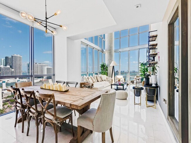 Photo - 1100 Biscayne Blvd Unidad 2105