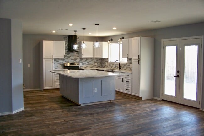 Building Photo - 503 Leaf Cluster Ct E Rental