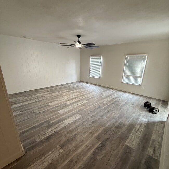 Photo - 1402 Perryman Dr