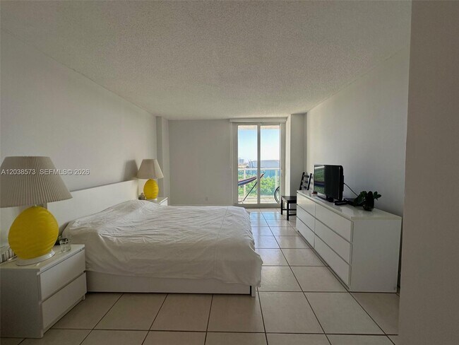 Photo - 100 Bayview Dr Unit 823