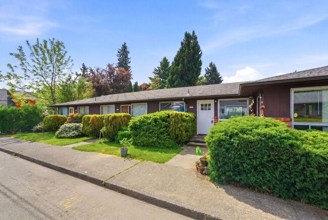 Building Photo - MF 05 - Grant Unit 7112