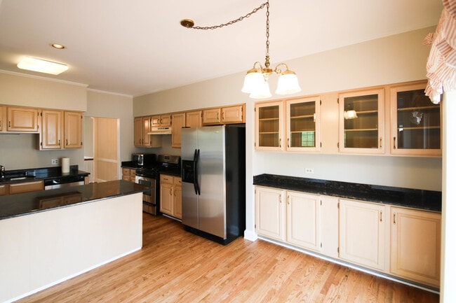 Photo - 648 W Parkside Dr
