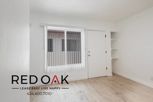 Charming Two Bedroom Walk-Up with Open Con... - Charming Two Bedroom Walk-Up with Open Con... Unit 2