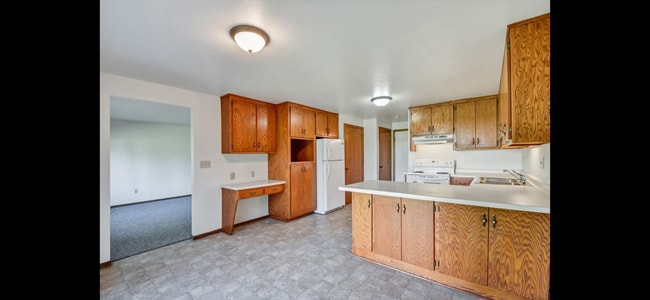 Photo - 658 Menlo Park Rd