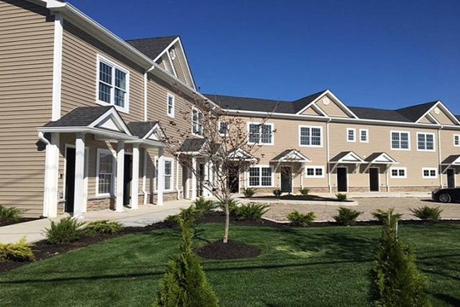 Fairfield Townhouses At West Babylon - Fairfield Townhouses At West Babylon