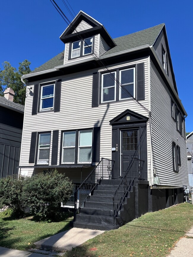 Photo - 121 N Hancock St