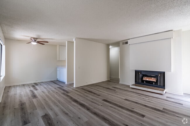 Johnson - 1BR, 1BA - 850SF - Living Room