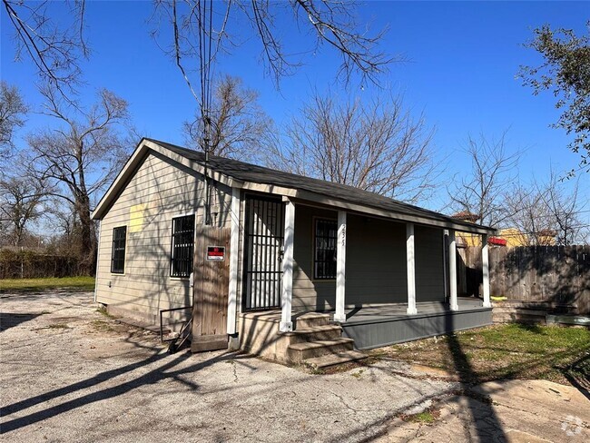 Building Photo - 235 E Crosstimbers St Rental