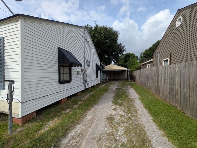Photo - 3801 Stuart Ave