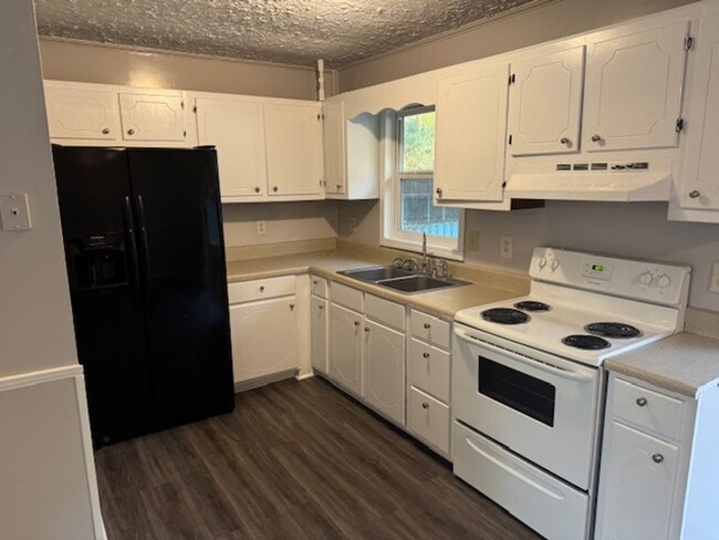 Photo - 222 Poplar Rd