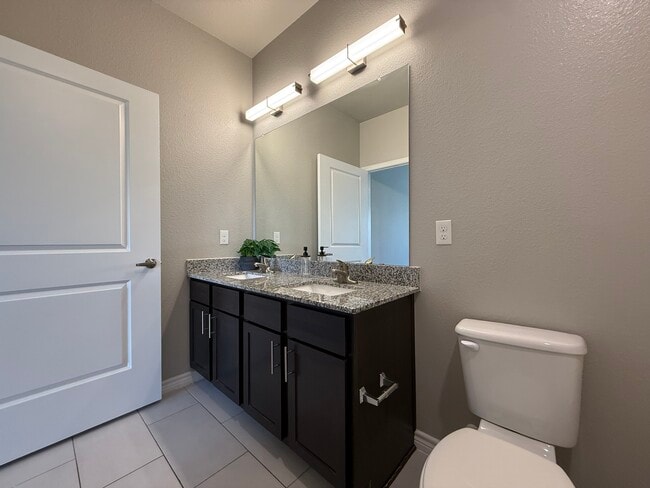 Photo - 3144 Gorge Way