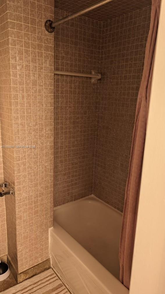 Photo - 2822 Pine Tree Dr Unidad 1B