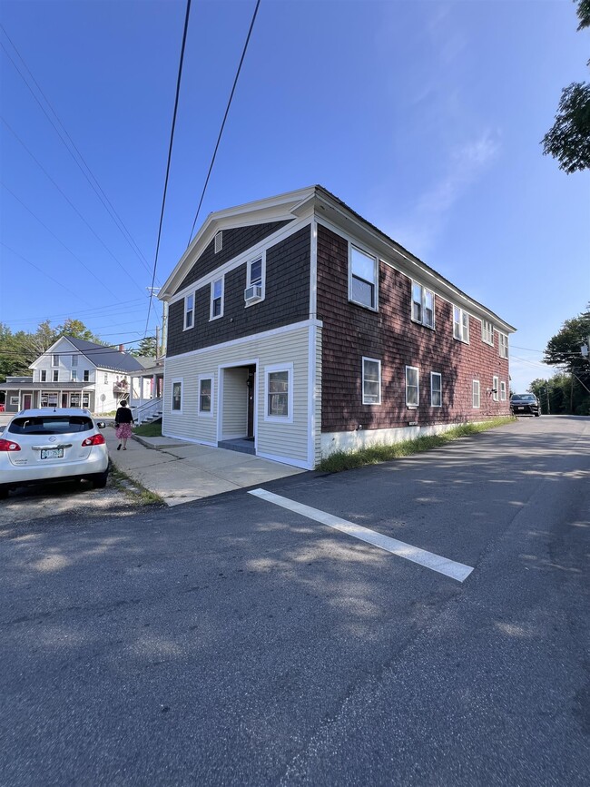86 Main St Unit 1