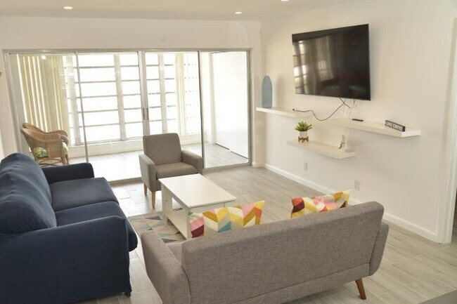 Photo - 5898 Via Delray