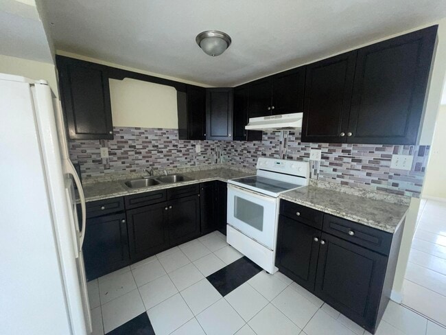Photo - 5320 Harriet Pl