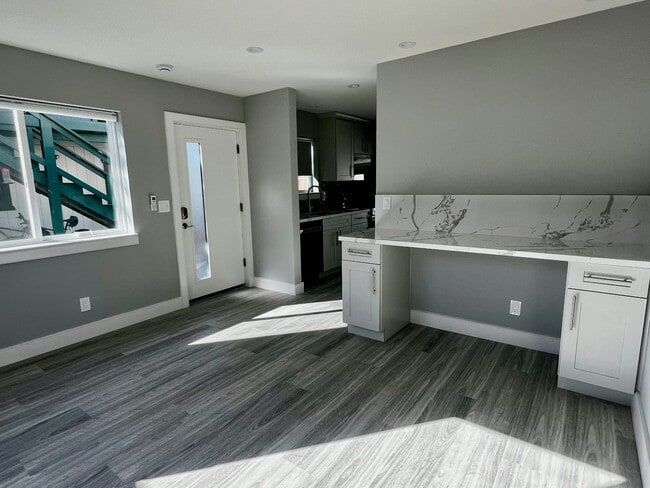 Photo - 620 Columbia St