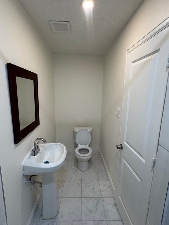 Photo - 10134 Kirkglen Dr