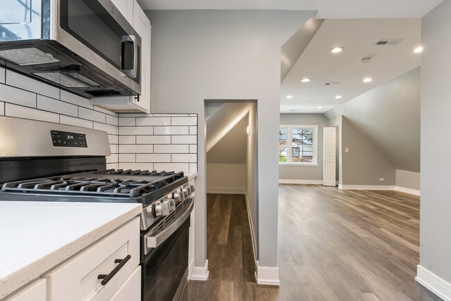 Photo - 4624 N Springfield Ave Unit 3