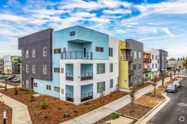 Building Photo - The Hayley Rental