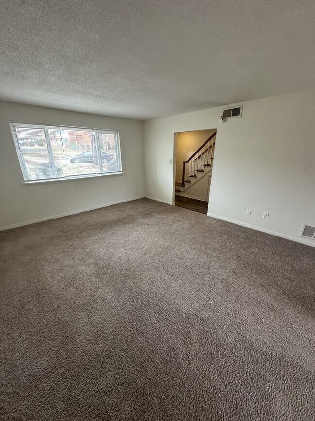 Photo - 3 Bedroom 2.5 Bathroom Condo!