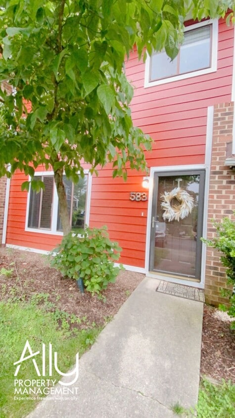 Photo - 583 Southampton Ct (Charlottesville, VA)