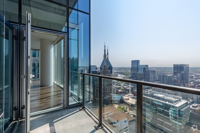 2BR, 2BA - 1,075SF - Balcony