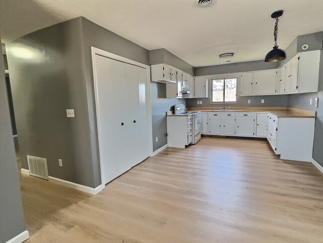 Photo - 2846 Virginia Ave